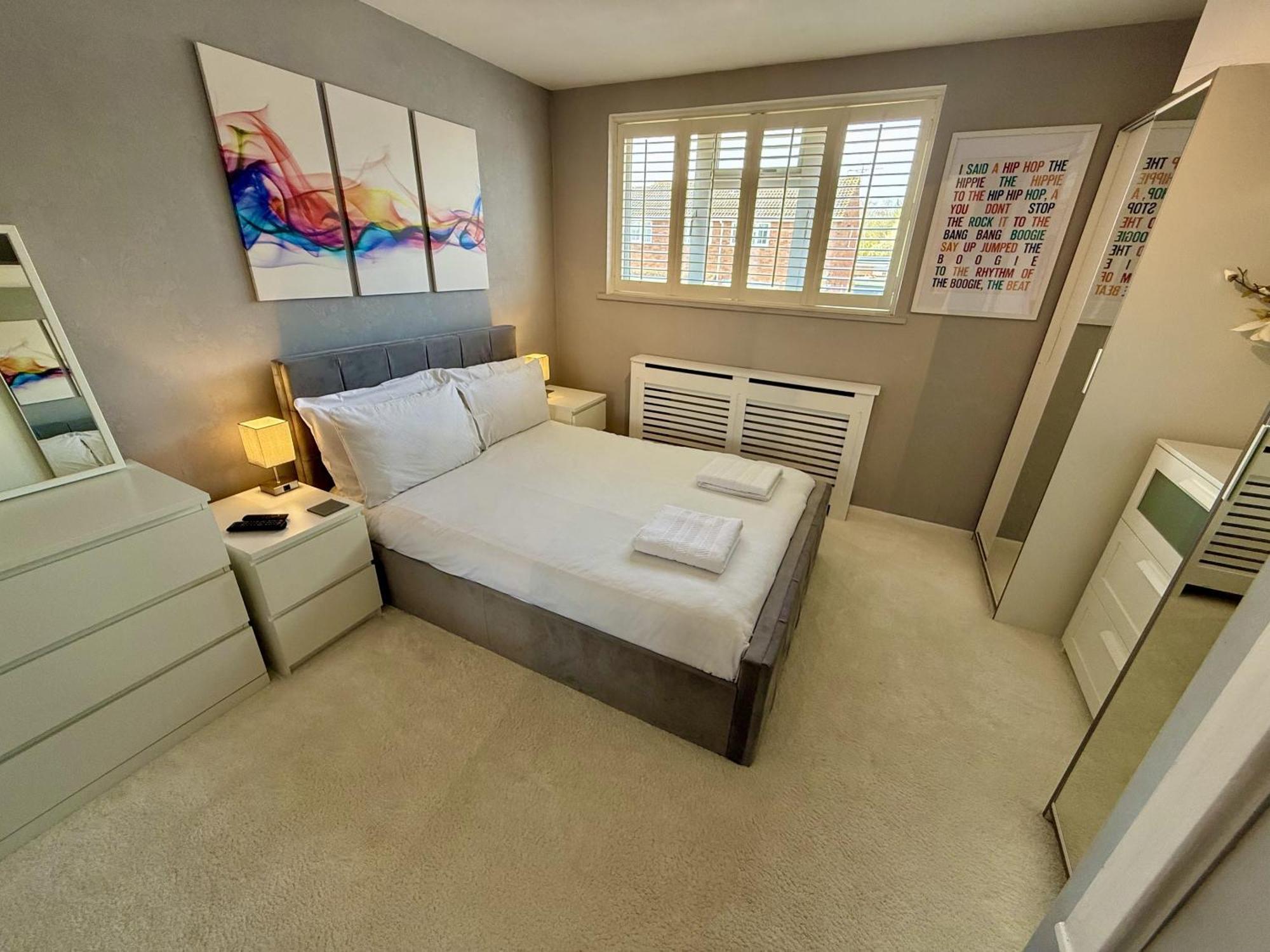 レミントンスパー Fantastic 2-Bed House With Parking - Hosted By Hutch Lifestyleヴィラ エクステリア 写真